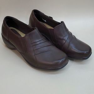 ThomMcAn Brown Deidre 8 1/2 woman's Dress shoes  40345